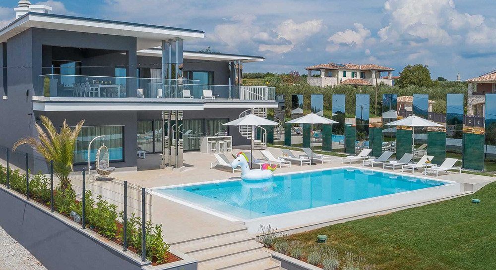 The pool and garden at Villa Diamond in Porec, Istria