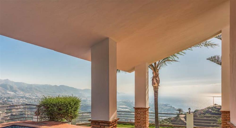 Villa Alcahuey in Nerja, Andalucia sleeps 8 people