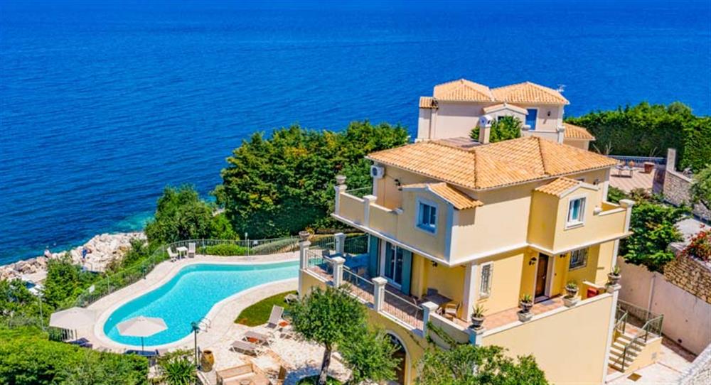 Villa Aphrodite in Kassiopi, Corfu sleeps 9 people