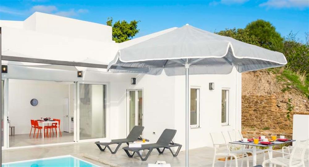 Villa Paradiso Tria in Agia Pelagia, Crete has 2 bedrooms