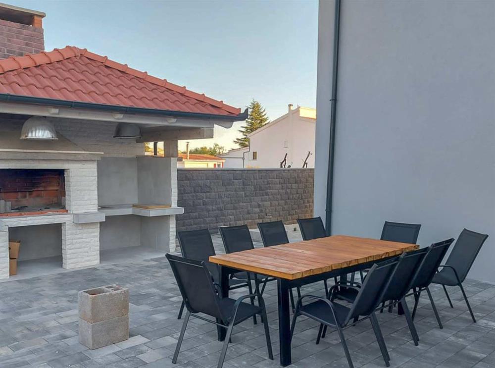 Villa Aleesa in Murvica, Croatia sleeps 12 people