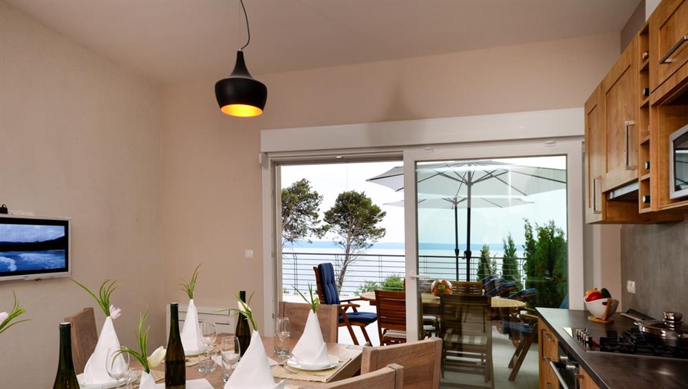 Villa Andrea in Makarska, Dalmatia, Croatia sleeps 8 people