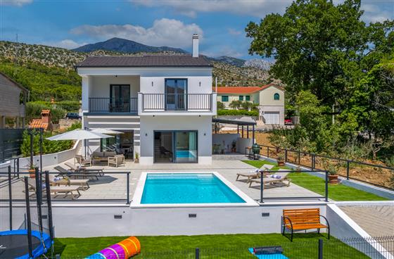 Villa Anji, Naklice, Omis, Croatia