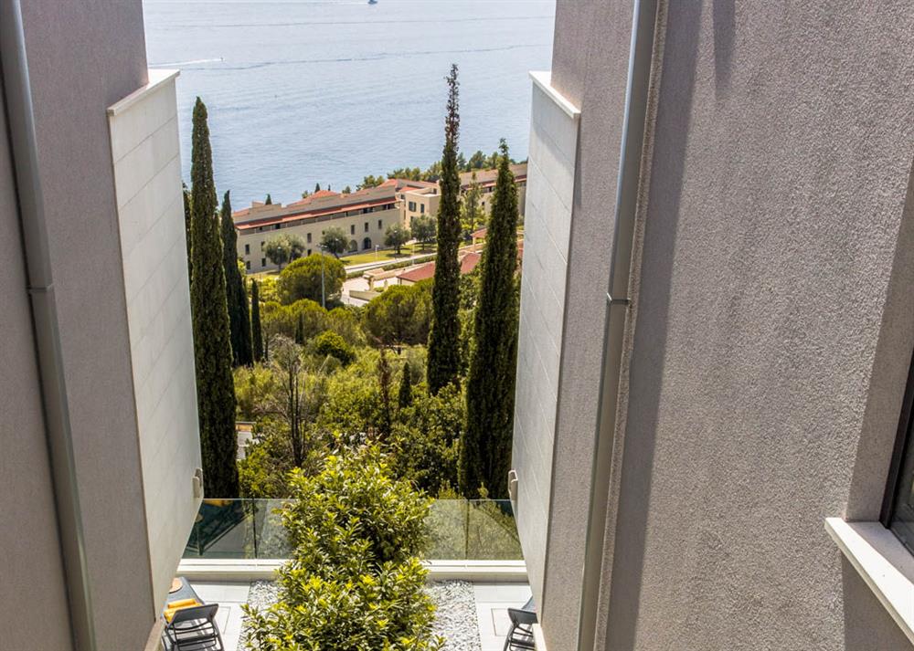 Villa Marise in Orasac, Dubrovnik, Croatia has 5 bedrooms