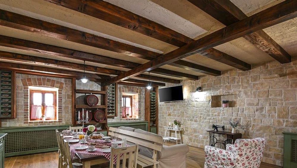 Villa Radie in Pakoštane, Croatia sleeps 8 people