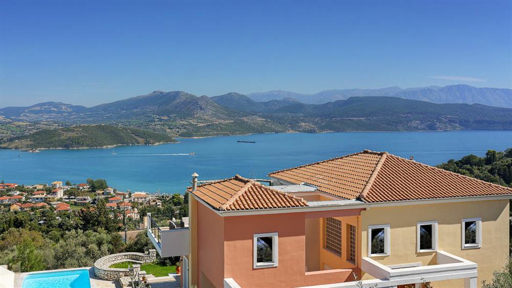 Villa Drepanou Bay in Katouna, Lefkas sleeps 8 people