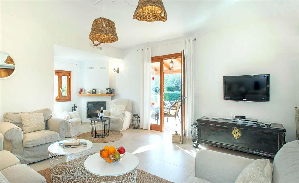 Can Gato in Pollenca, Majorca sleeps 8 people