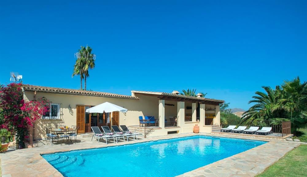 Villa holidays at Ca’n Jaume Barretes in Pollenca, Majorca