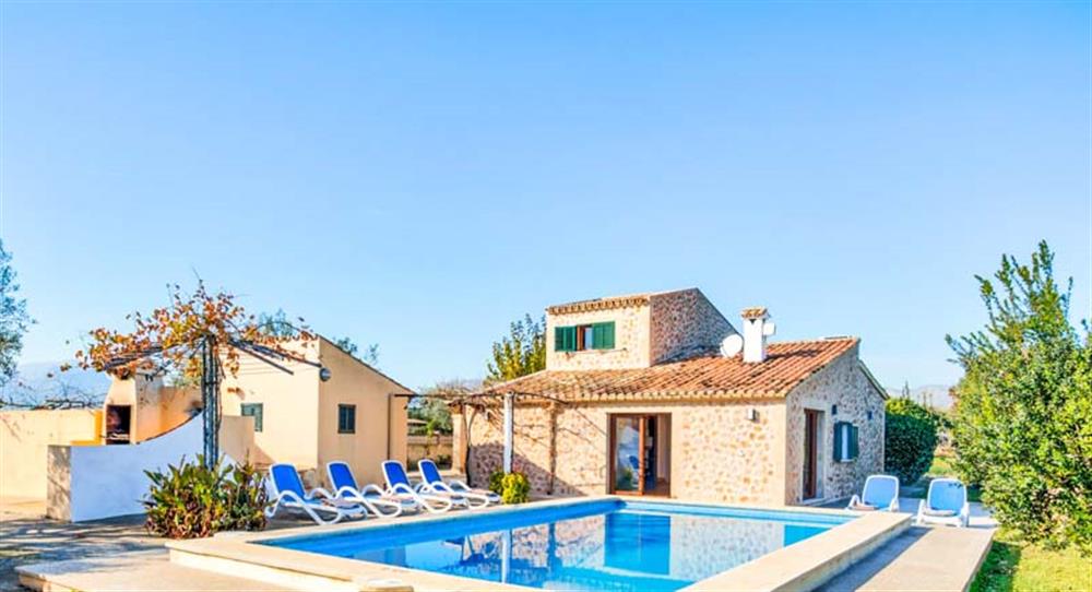 Villa Aumadravet del Bosch in Pollensa, Majorca sleeps 6 people