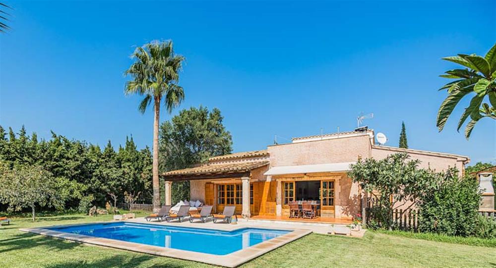 Book a holiday at Villa Manyani in Pollensa, Majorca