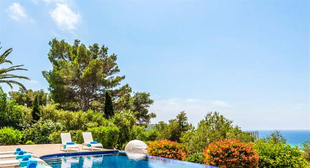 Villa Privilege in Son Bou, Menorca has 5 bedrooms