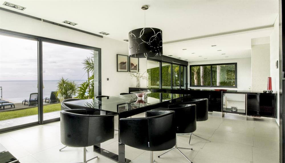 Villa do Suprema in Calheta, Madeira, Portugal has 4 bedrooms