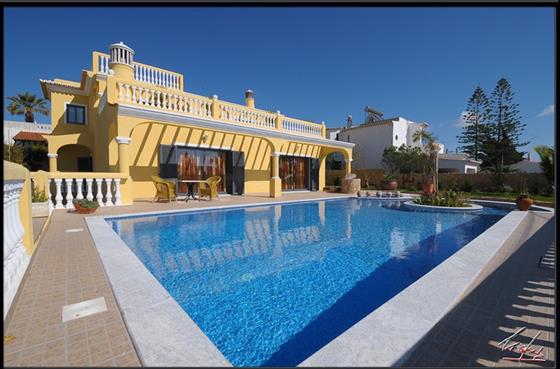 Villa Earlina, Carvoeiro, Algarve, Portugal